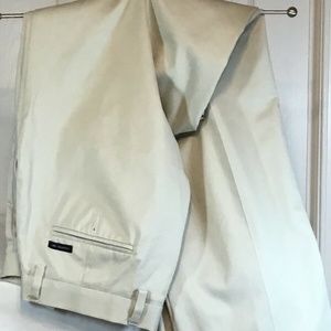 Dockers Classic Fit Tan Chinos Khaki Pants Men's W